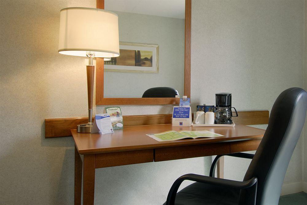 Comfort Inn Pickering Bagian luar foto