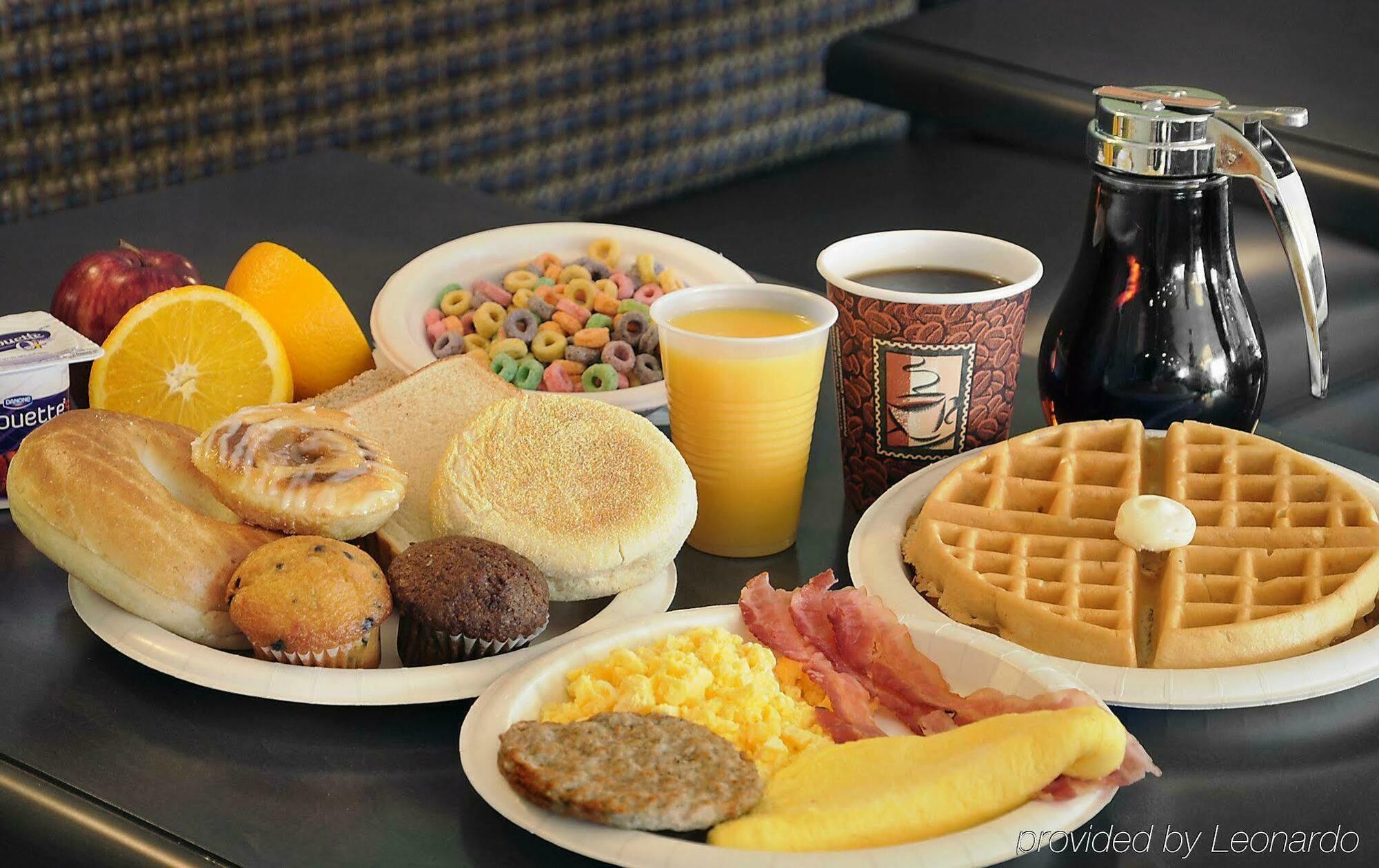Comfort Inn Pickering Bagian luar foto