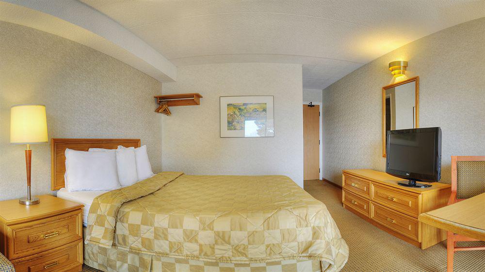 Comfort Inn Pickering Bagian luar foto